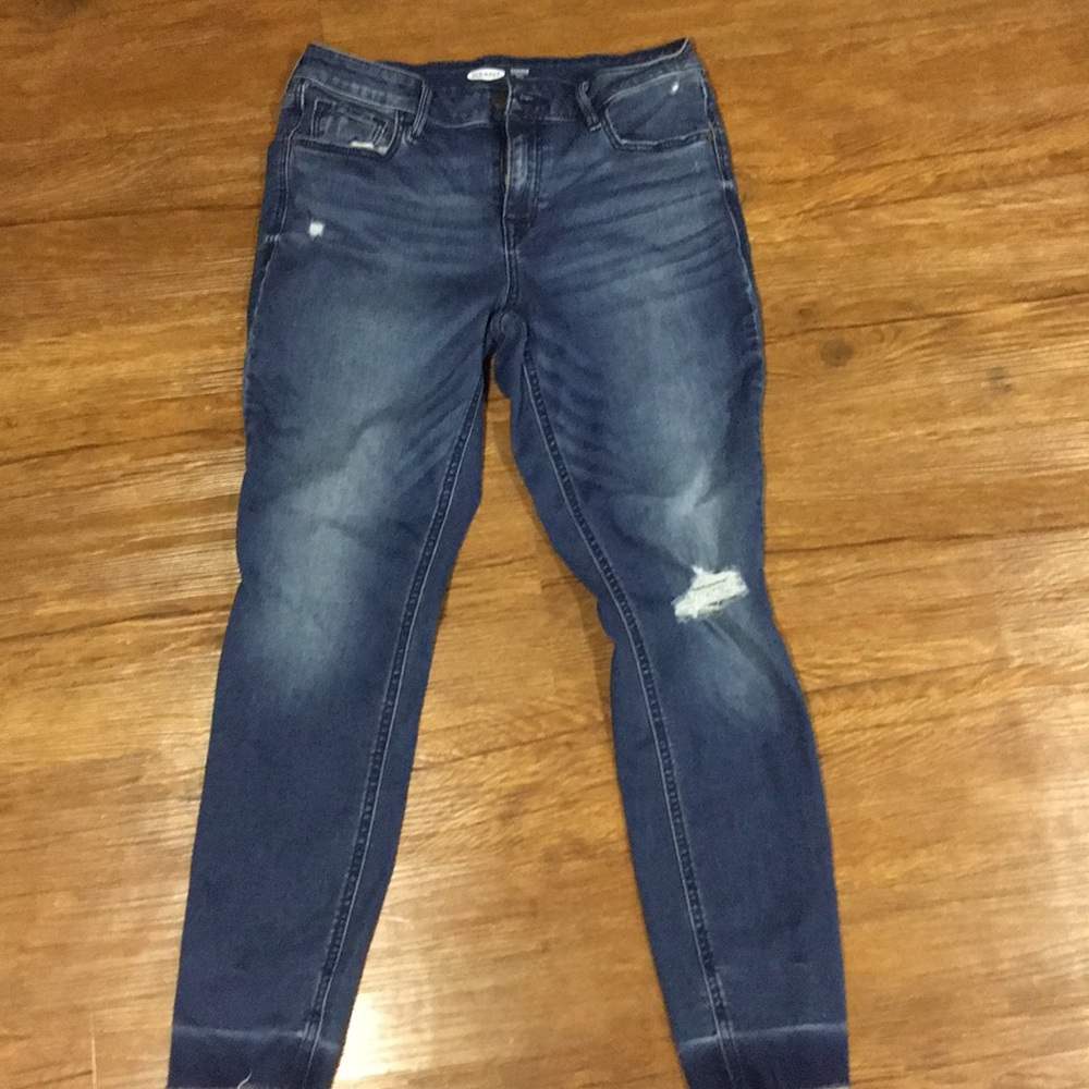 Old navy super skinny rockstar jeans.